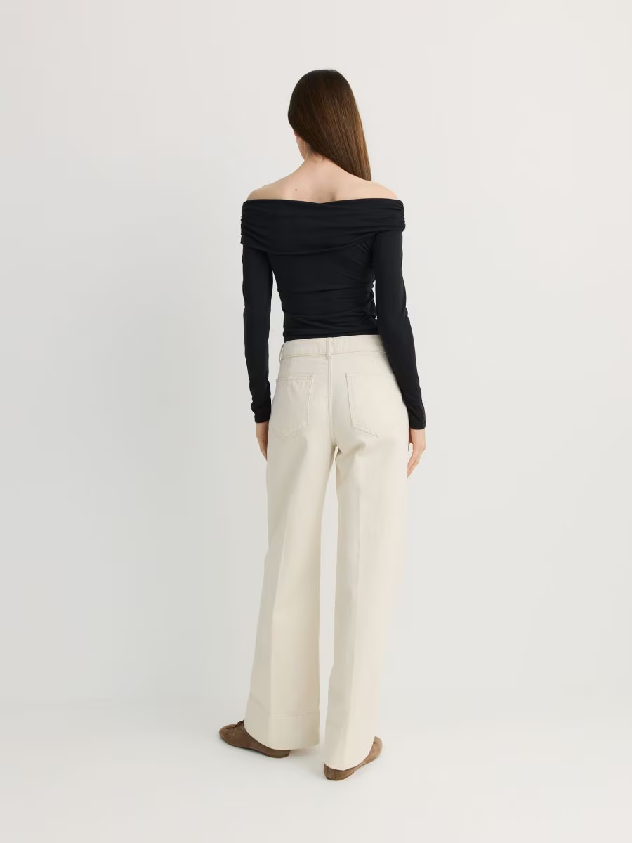 Pleated Wide Leg Jeans